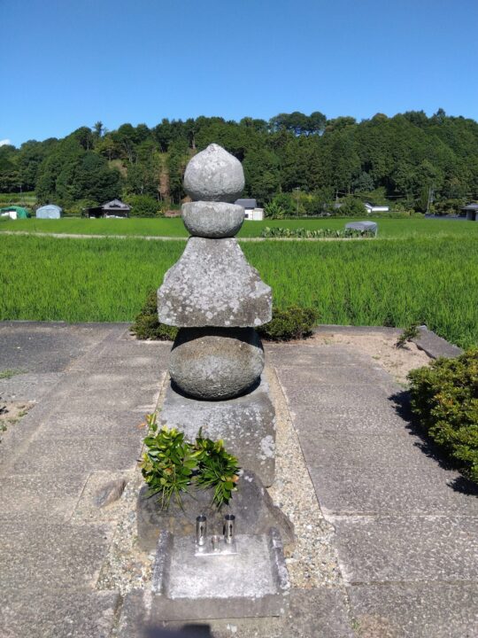 奈良県明日香村にある蘇我入鹿の首塚